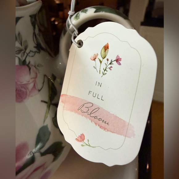 NWT Kent Pottery Floral Teapot with Pink Roses - Picture 9 of 9